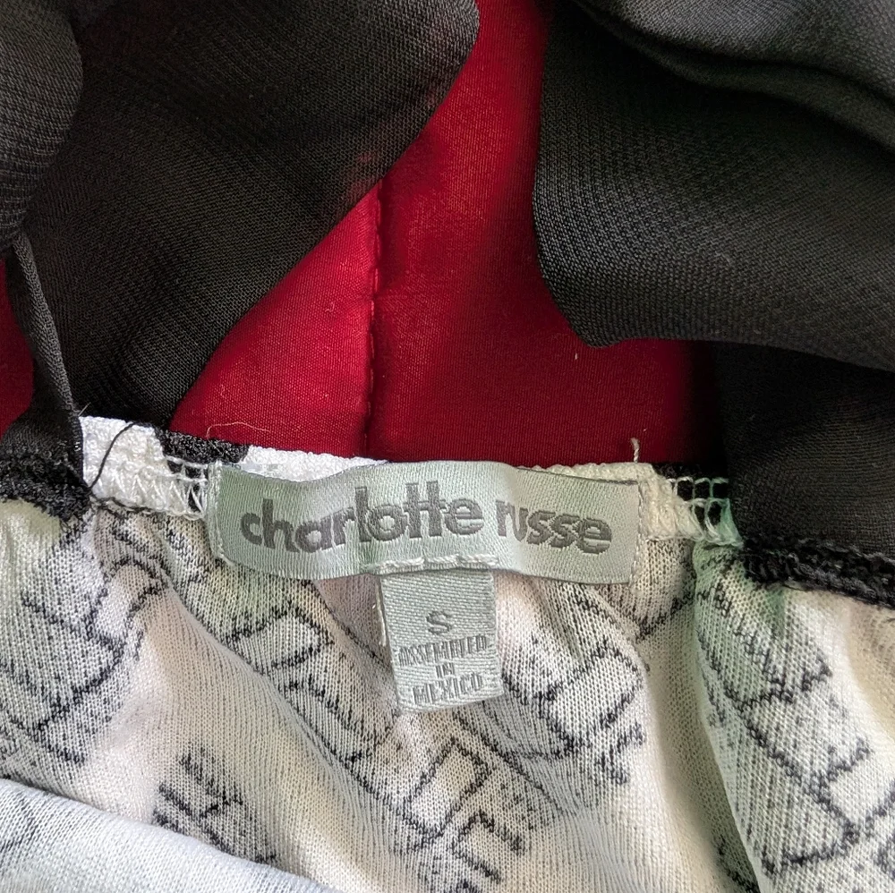 Chevron Patterned Crop Top - Picture 3 of 4